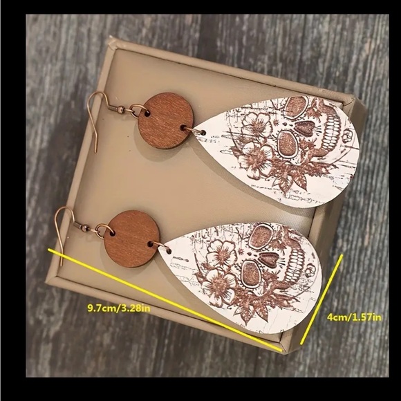 Unique Teardrop Skull Flower Dangle Earrings - Retro Party Style Wooden new - Picture 3 of 5